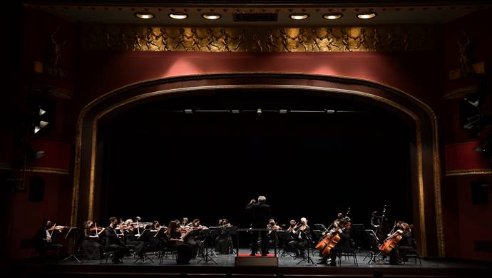 Pandemi Orkestrası, Kadıköy Belediyesi Süreyya Operası’nda ilk kez sahne aldı